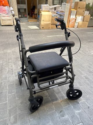 Andador plegable con asiento