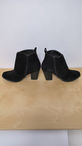 Botines negros mujer