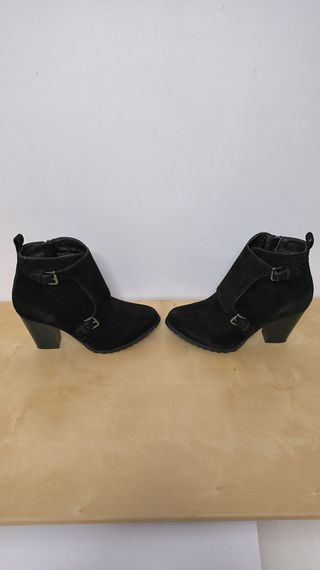 Botines negros mujer