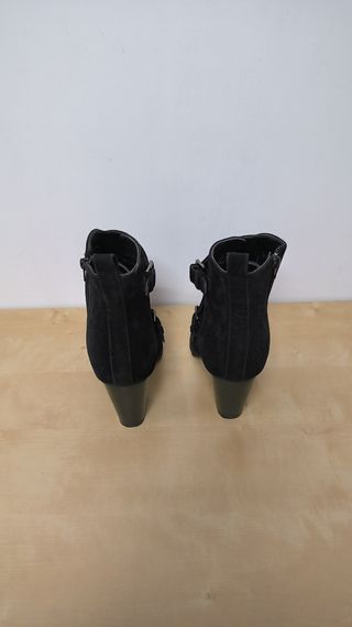 Botines negros mujer