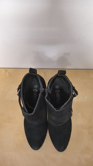 Botines negros mujer