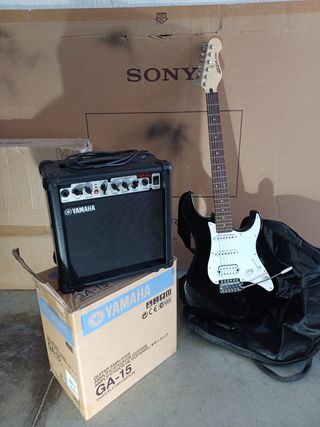 Yamaha Guitarra Eléctrica + Amplificador GA-15