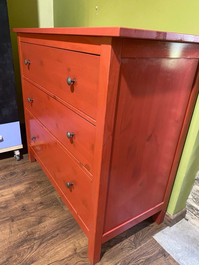 Cómoda Hemmes (Ikea)