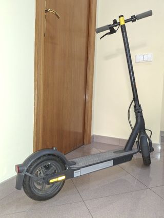 Patinete Xiaomi Mi Electric Scooter Essential