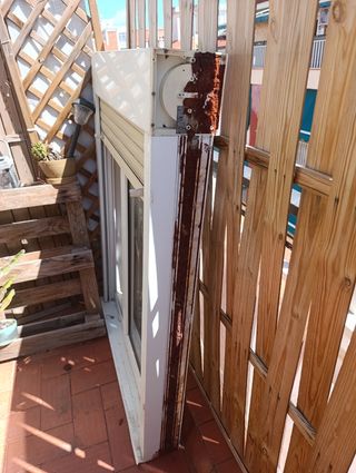 Ventana aluminio corredera con persiana 
