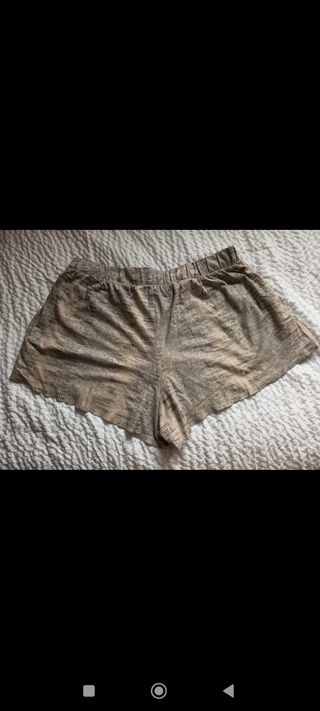 Shorts Oysho beige y gris