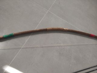 Arco e frecce in legno