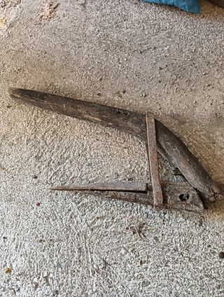 Arado antiguo de madera