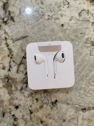 Nuove cuffie Apple iPhone via cavo con connessione
