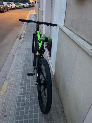 Bicicleta montaña negra