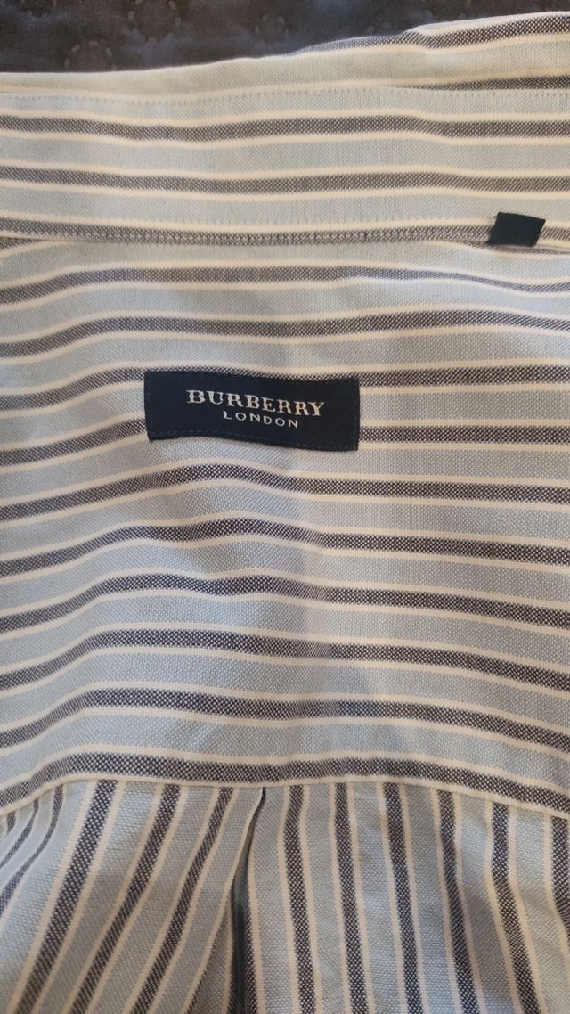Camisa Burberry azul y marrón