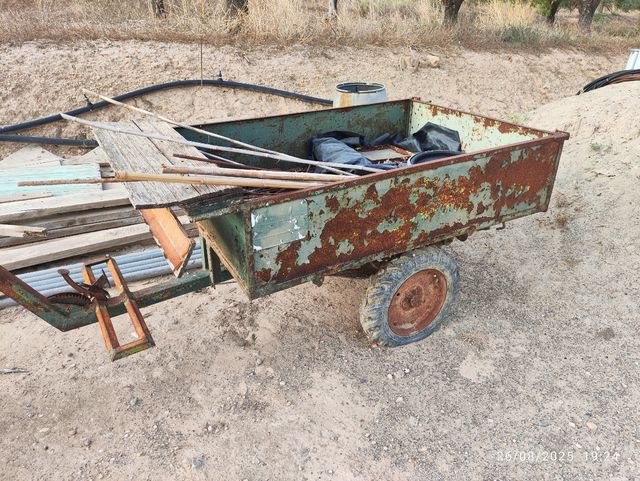 Remolque antiguo para motocultor