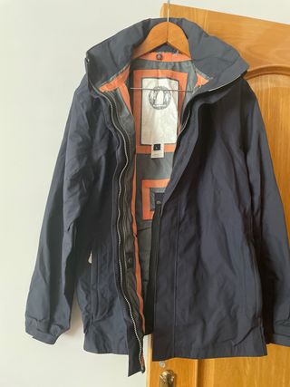 Cazadora impermeable azul