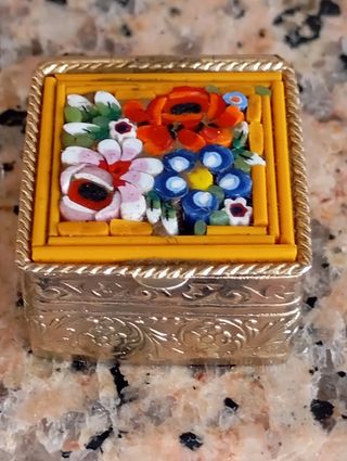 Caja vintage micromosaico floral