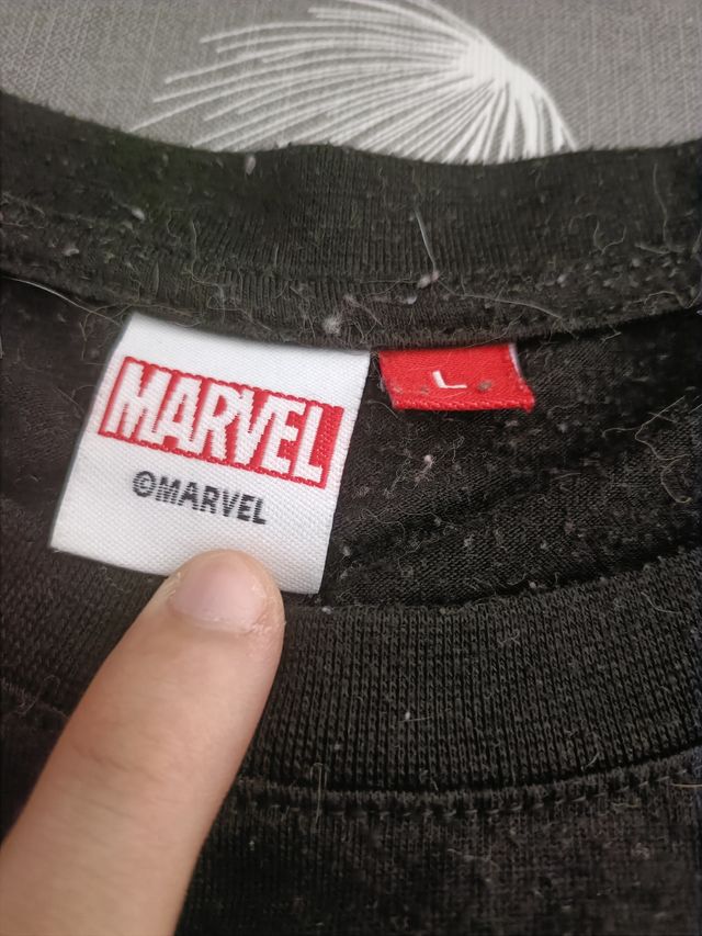 Camiseta Marvel negra