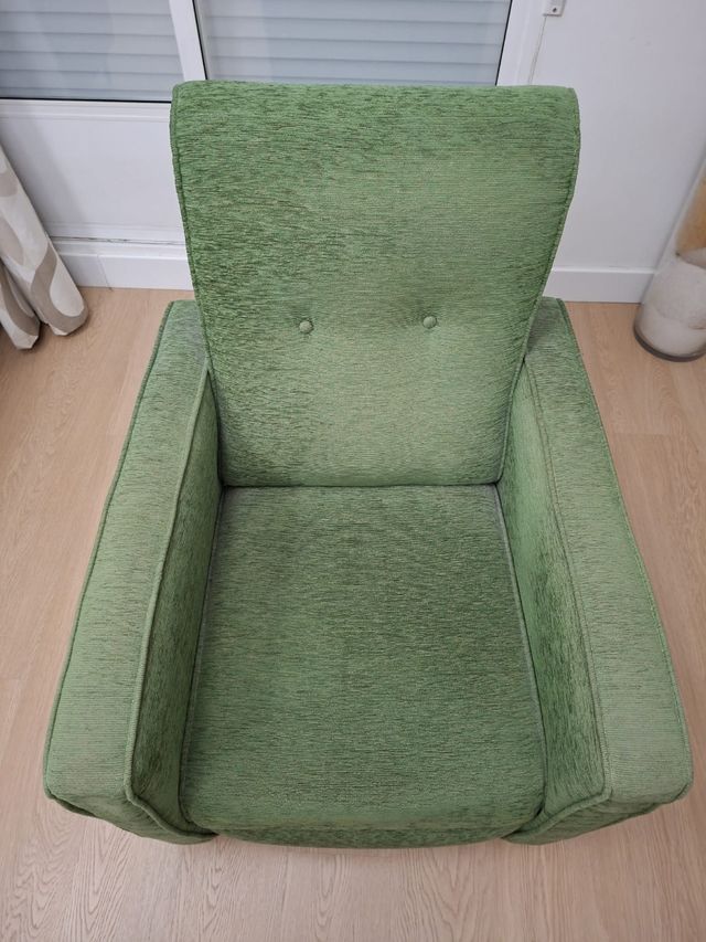 Sillón reclinable verde