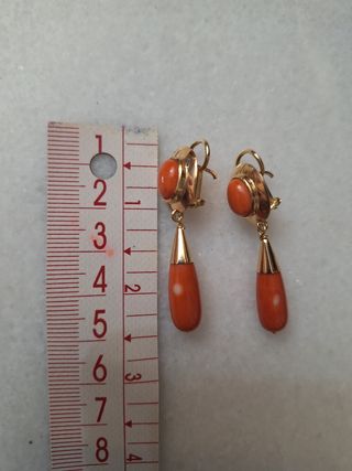 Pendientes coral dorado