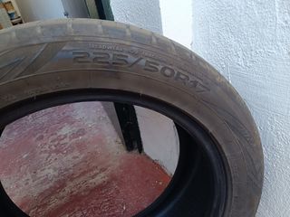Neumático Coche 225/50R17 