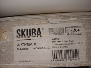 Suelo roble Skuba Authentic Momma Oak 50 m2 AC4 