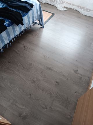 Suelo roble Skuba Authentic Momma Oak 50 m2 AC4 