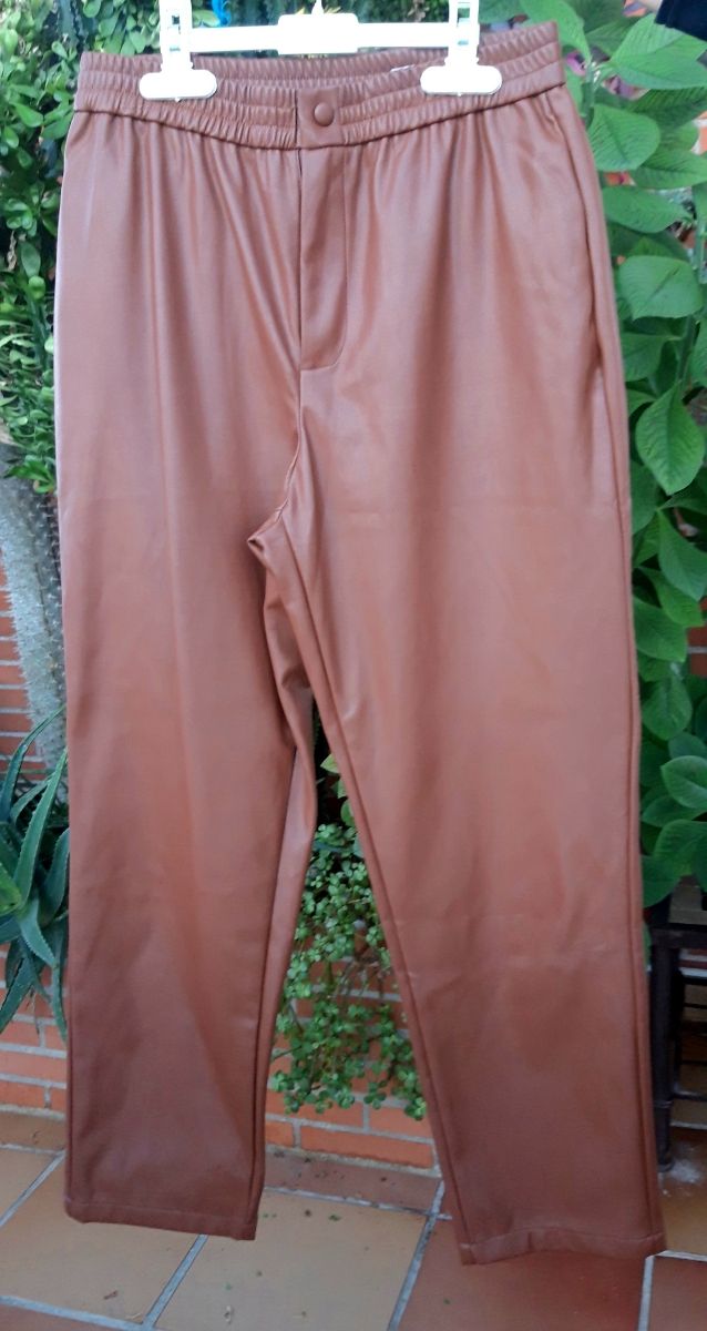 Pantaloni marroni in similpelle