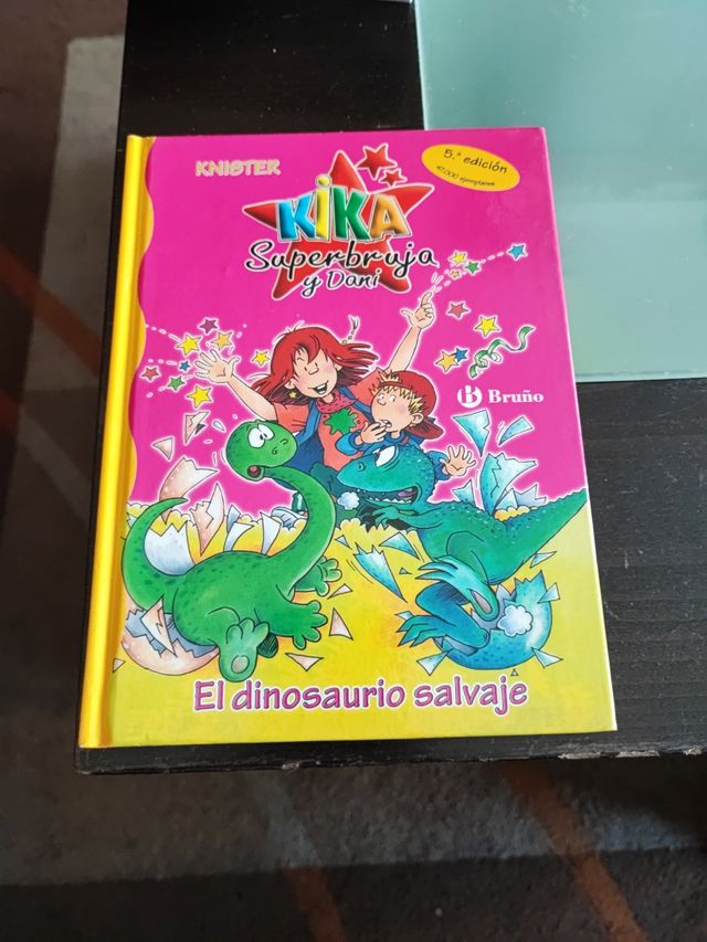 El dinosaurio salvaje (Kika Superbruja y Dani /...