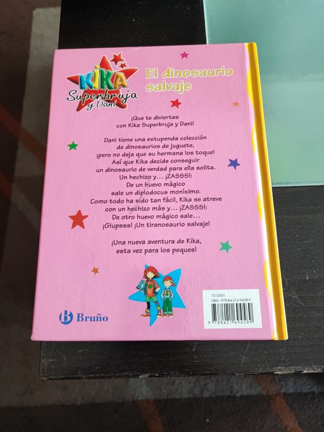 El dinosaurio salvaje (Kika Superbruja y Dani /...