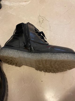 Botas negras charol talla 40
