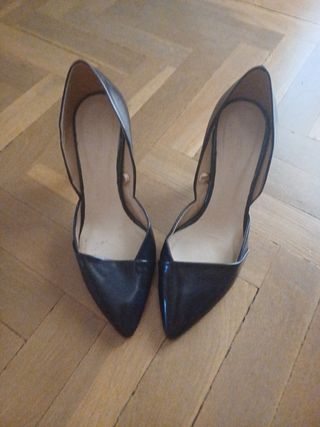Tacones negros salón