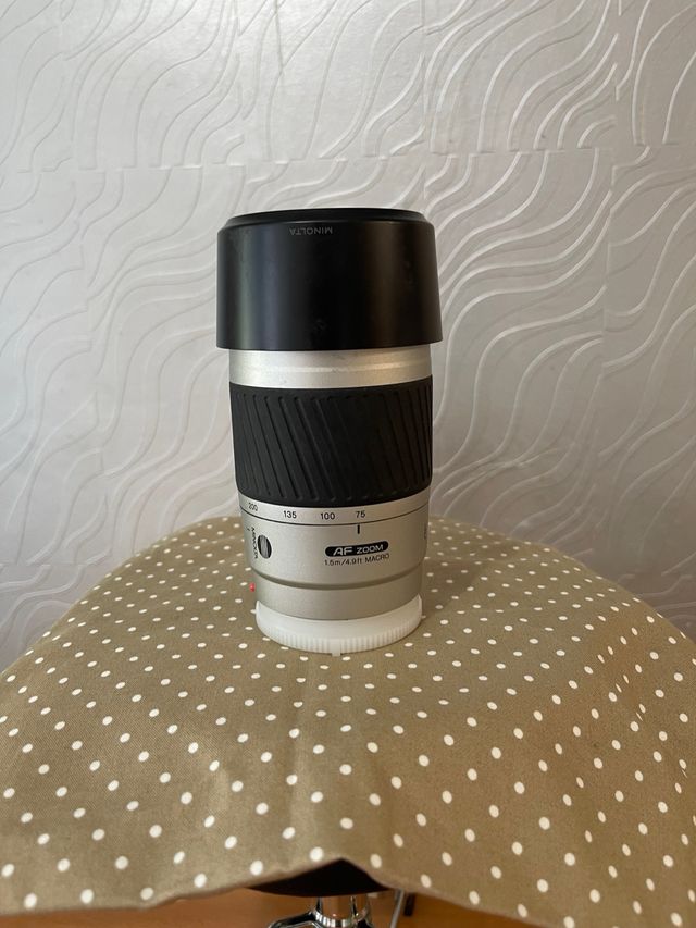 Objetivo Minolta AF Zoom 75 300