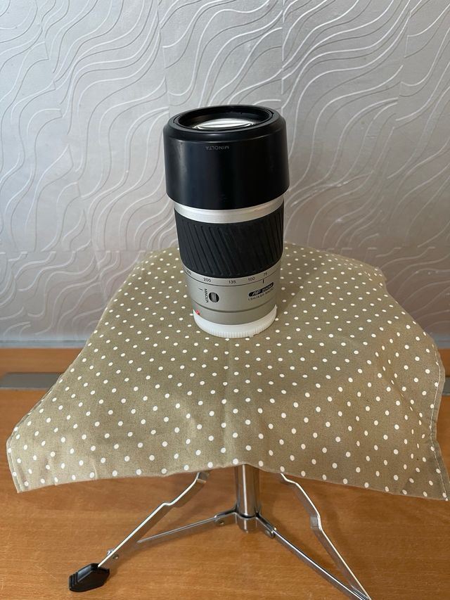 Objetivo Minolta AF Zoom 75 300