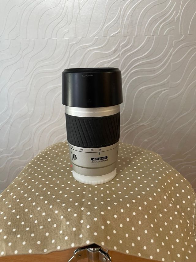 Objetivo Minolta AF Zoom 75 300