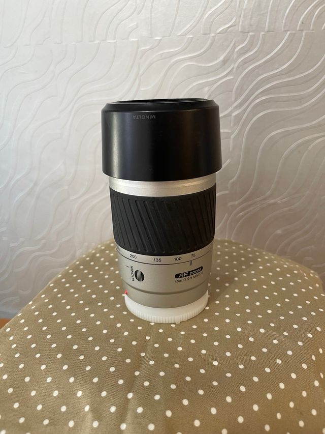 Objetivo Minolta AF Zoom 75 300