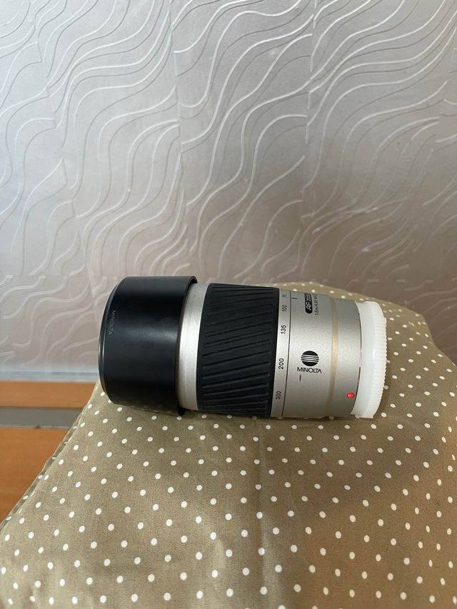 Objetivo Minolta AF Zoom 75 300