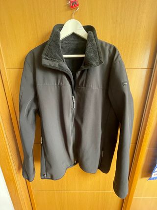 Chaqueta térmica negra softshell Forclaz