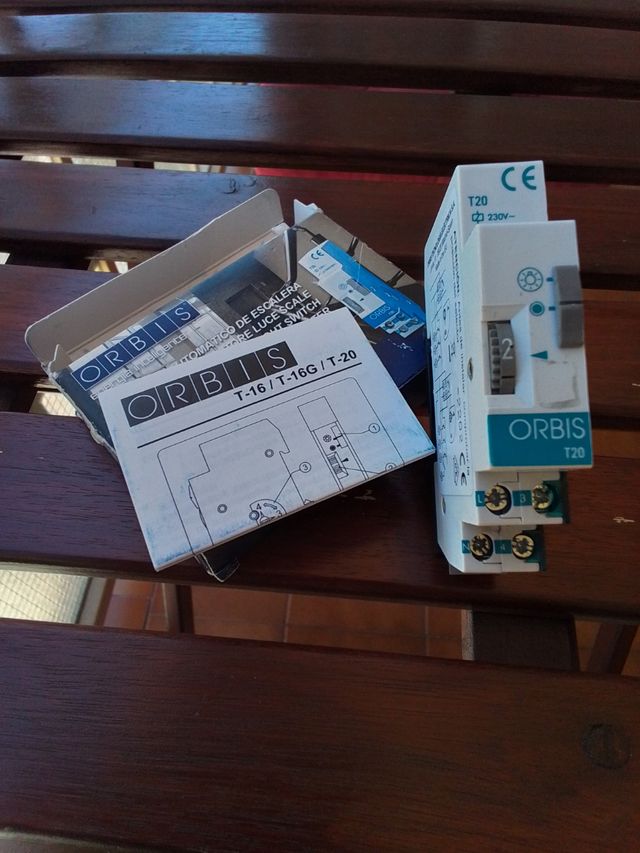 Interruptor Orbis T-20 automático de escalera