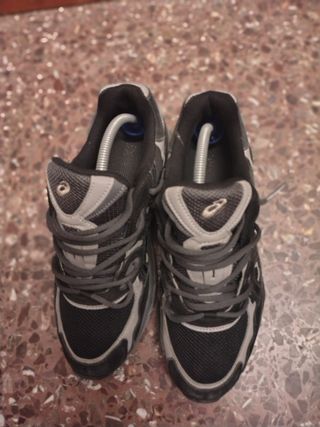 Zapatillas Asics Gel-NYC negras y grises