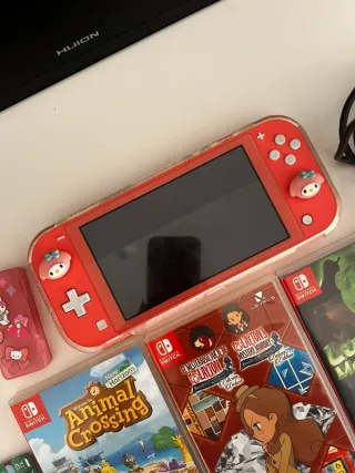 Nintendo Switch Lite + 3 giochi