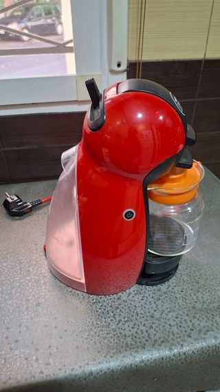 Cafetera Nescafé Dolce Gusto roja