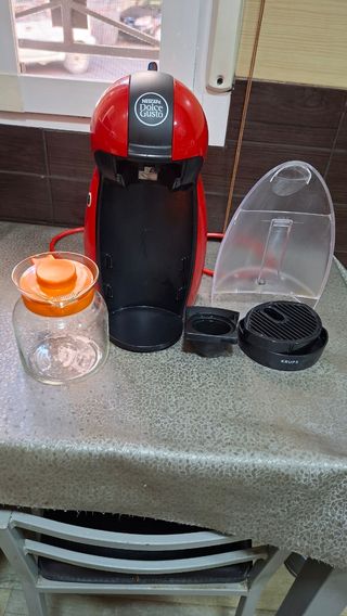 Cafetera Nescafé Dolce Gusto roja