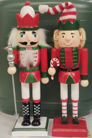 2 Cascanueces navideños de madera