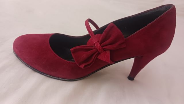 Zapatos salón granate