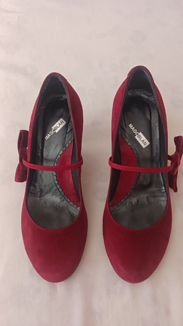 Zapatos salón granate