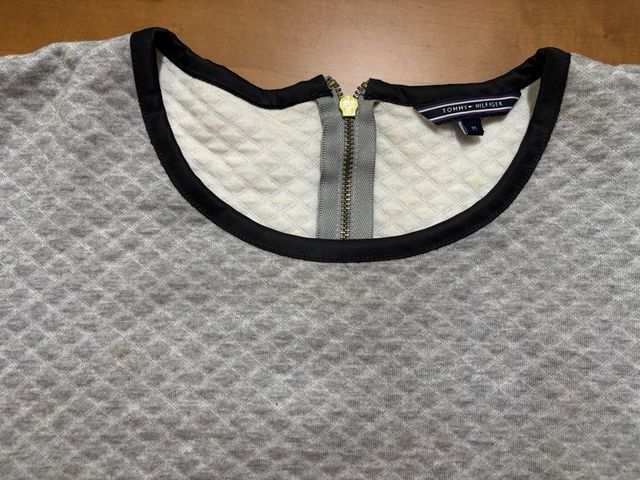 Blusa Tommy Hilfiger Cinza