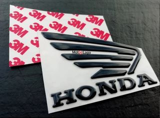 PACK 2 EMBLEMAS ALAS NEGRAS PARA MOTO HONDA 