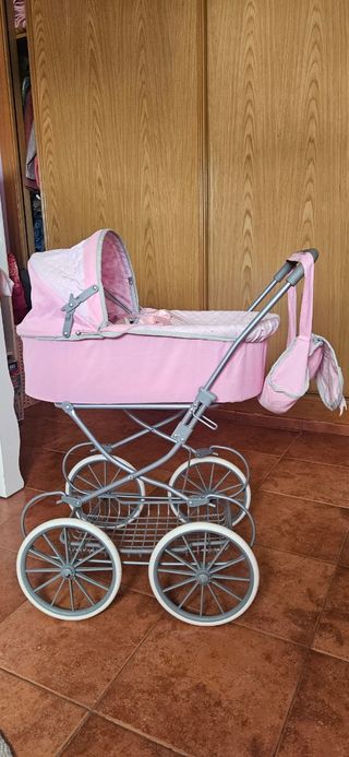 Carrito muñecas 

