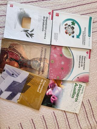 Libros FP Grado Medio Farmacia 1*