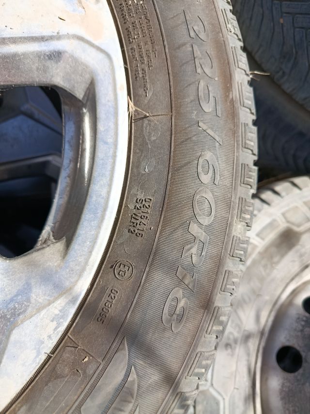 Llantas Toyota RAV4 usadas 225/60/18