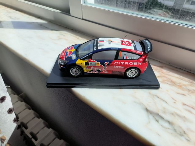 Citroën C4 WRC Loeb 2008 1/24 Miniatura