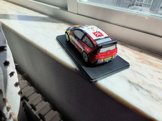 Miniatura Citroën C4 WRC Loeb 2008 1/24